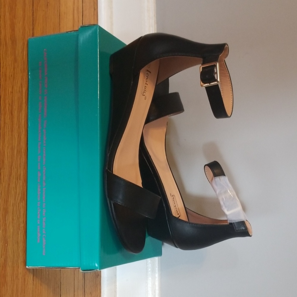 Black sandles